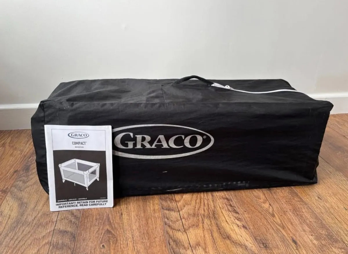 Graco travel cot - Image 1