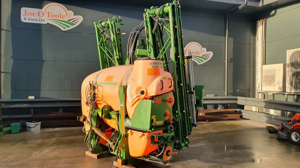 Used Amazone UF 901 15 mtr Electric Controls - Image 2