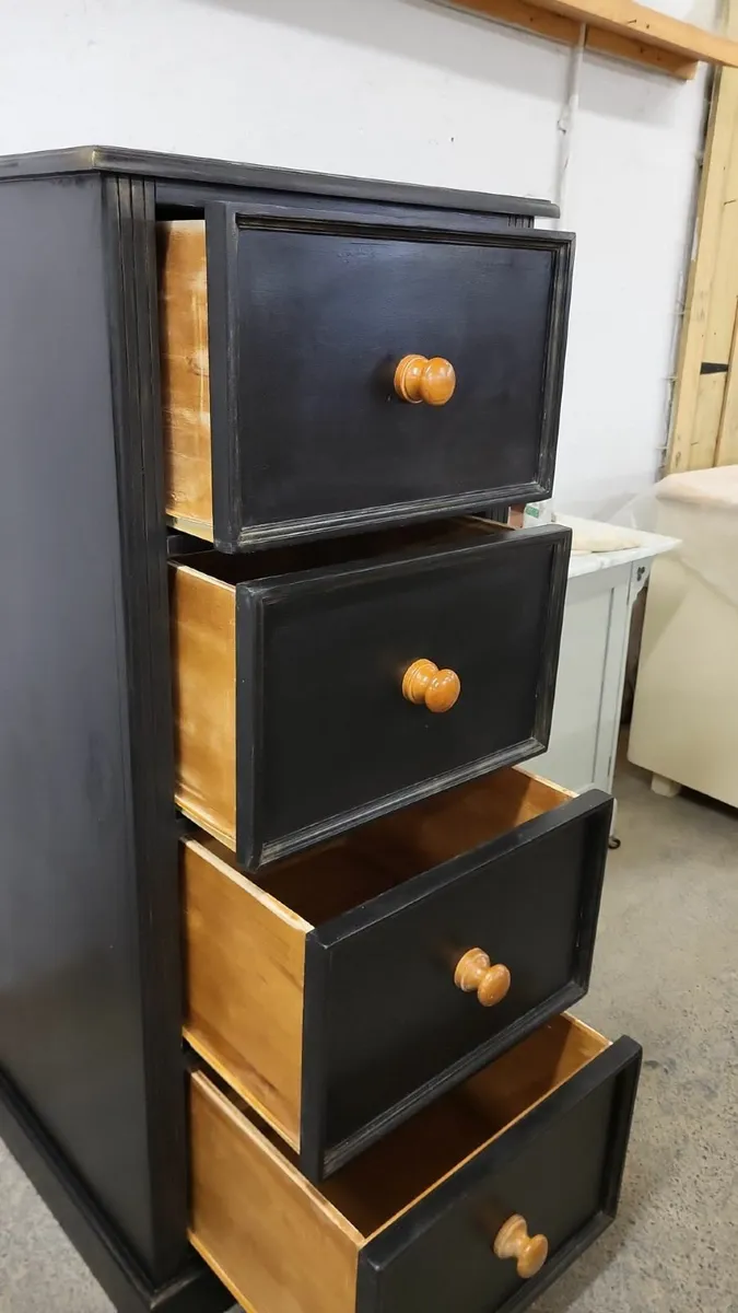 Large vintage pine chest of drawers - Image 2