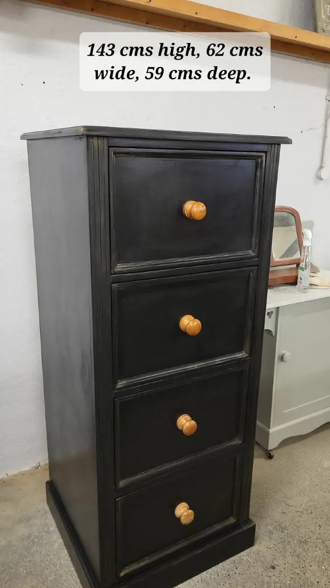 Large vintage pine chest of drawers - Image 1
