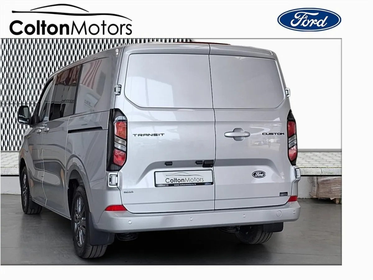 Ford Transit Custom LIMITED CREW CAB SWB (IN STOCK - Image 4