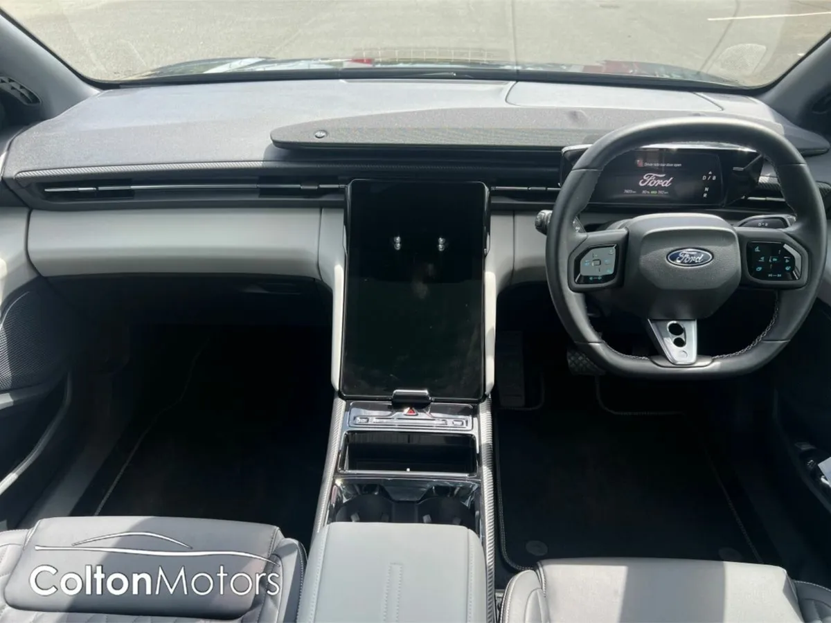 Ford Capri Premium 77kWh Extended Range - Image 3