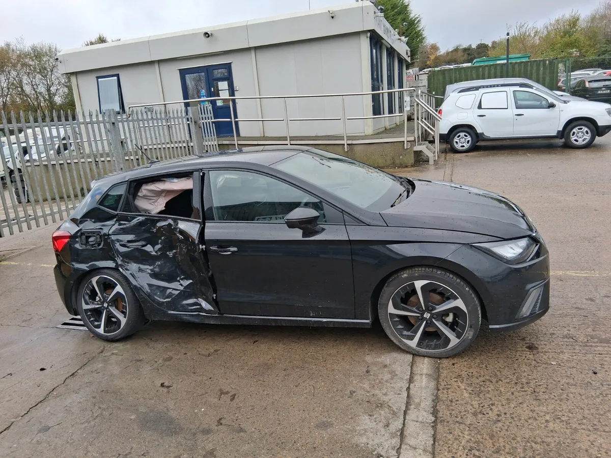 24 SEAT IBIZA  1.0 TSI  DSG FR   (for parts only) - Image 4