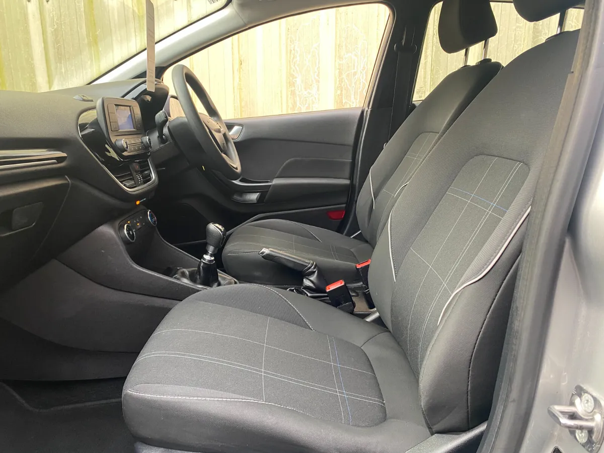 Ford Fiesta 2019///LOW MILEAGE//FINANCE - Image 4