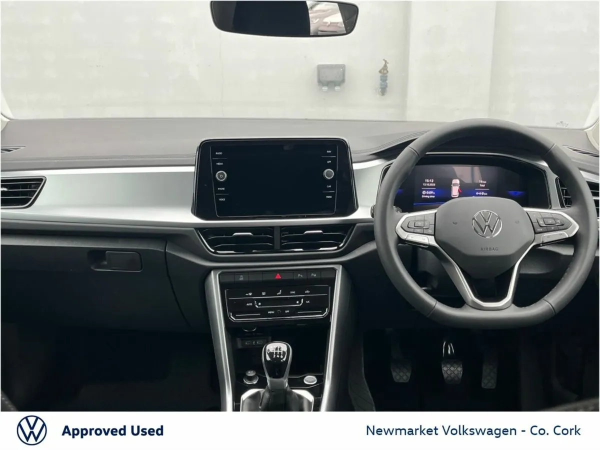Volkswagen T-Roc EDITION 75 2.0TDI 6 SPEED116BHP - Image 2