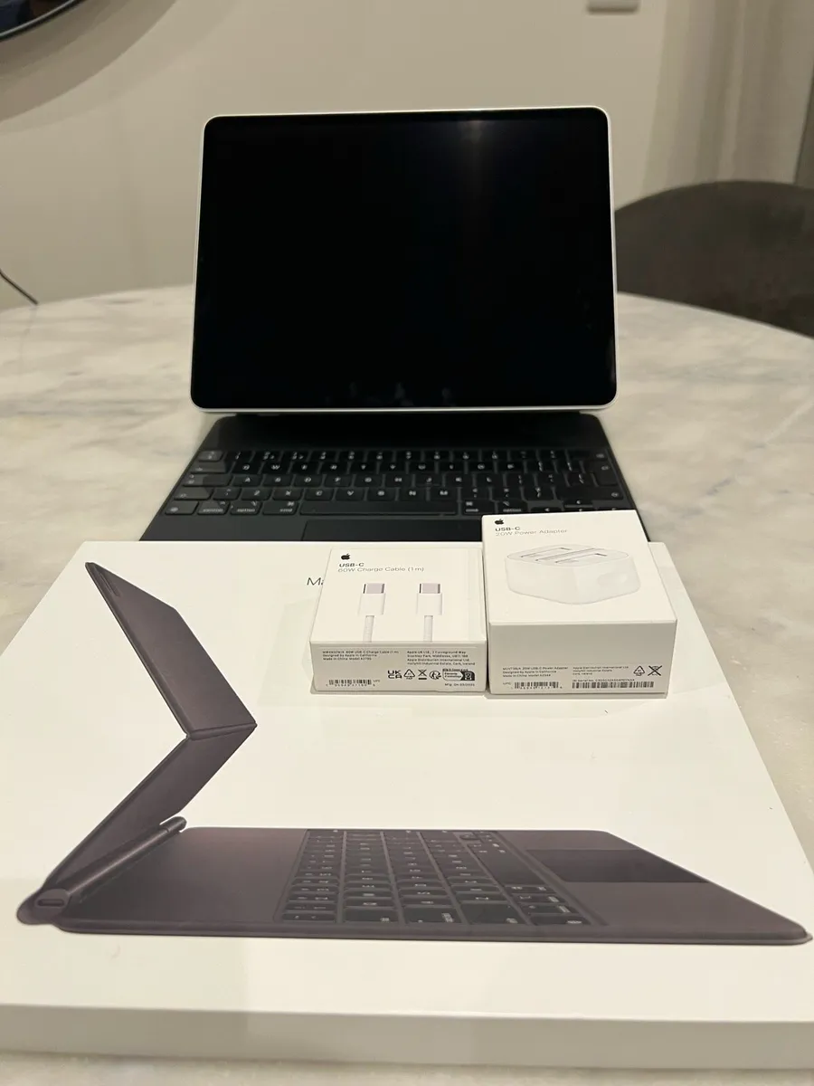 iPad Pro 12.9 Inch (4th Gen) + Magic Keyboard - Image 2