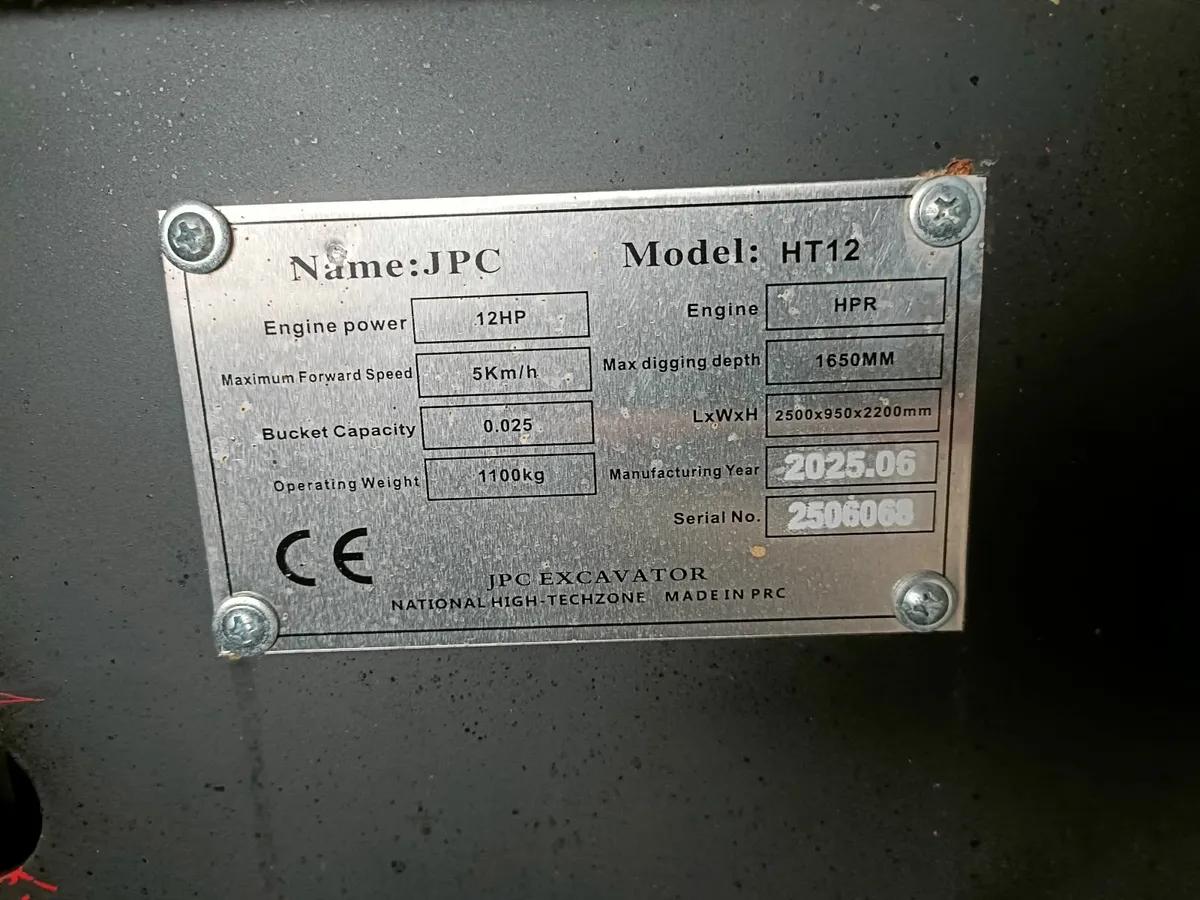 Unused 2025 JPC HT12 1 Ton Digger and 1 bucket - Image 2
