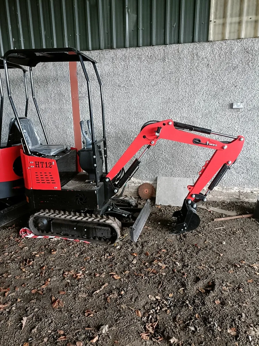 Unused 2025 JPC HT12 1 Ton Digger and 1 bucket - Image 1