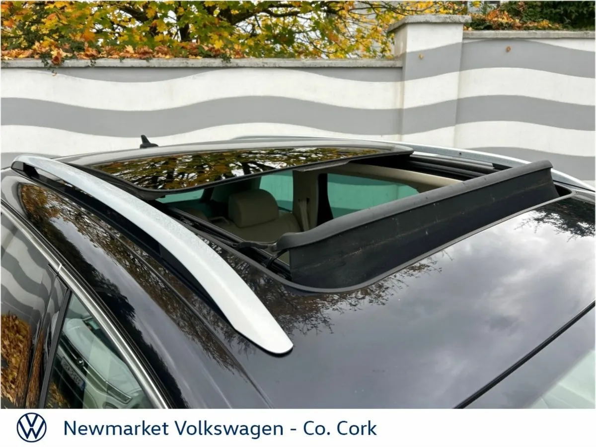 Volkswagen Touareg R-LINE 3.0TDI 262 BHP GLASS ROO - Image 2