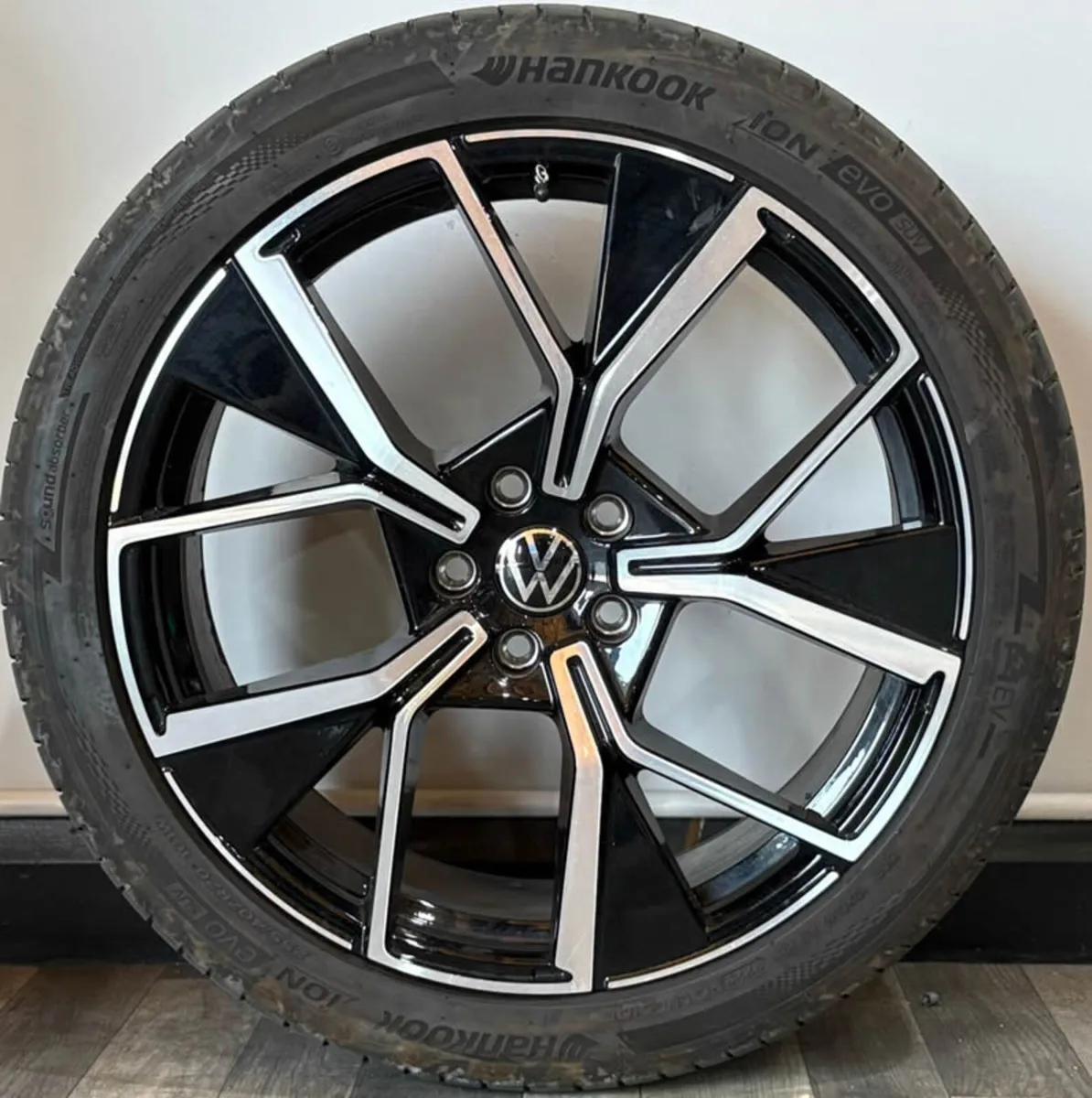 20" GENUINE VW TIGUAN III TAYRON LEEDS ALLOYS - Image 2