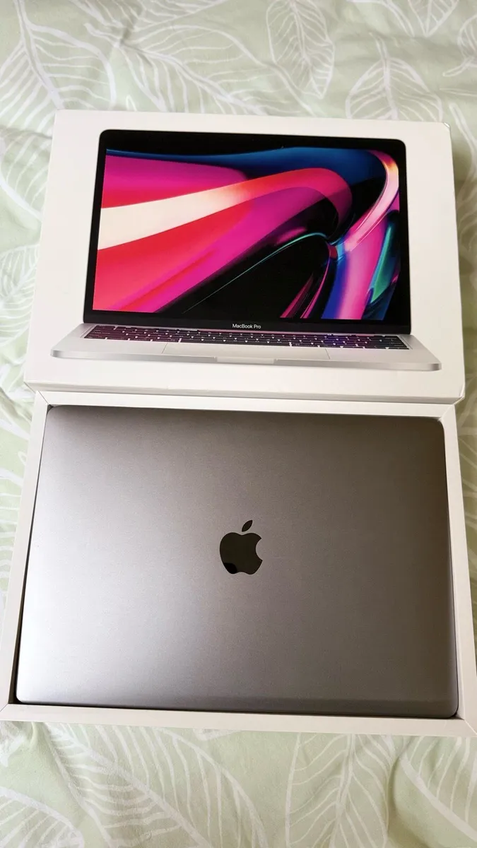 Macbook Pro 13 - Image 3