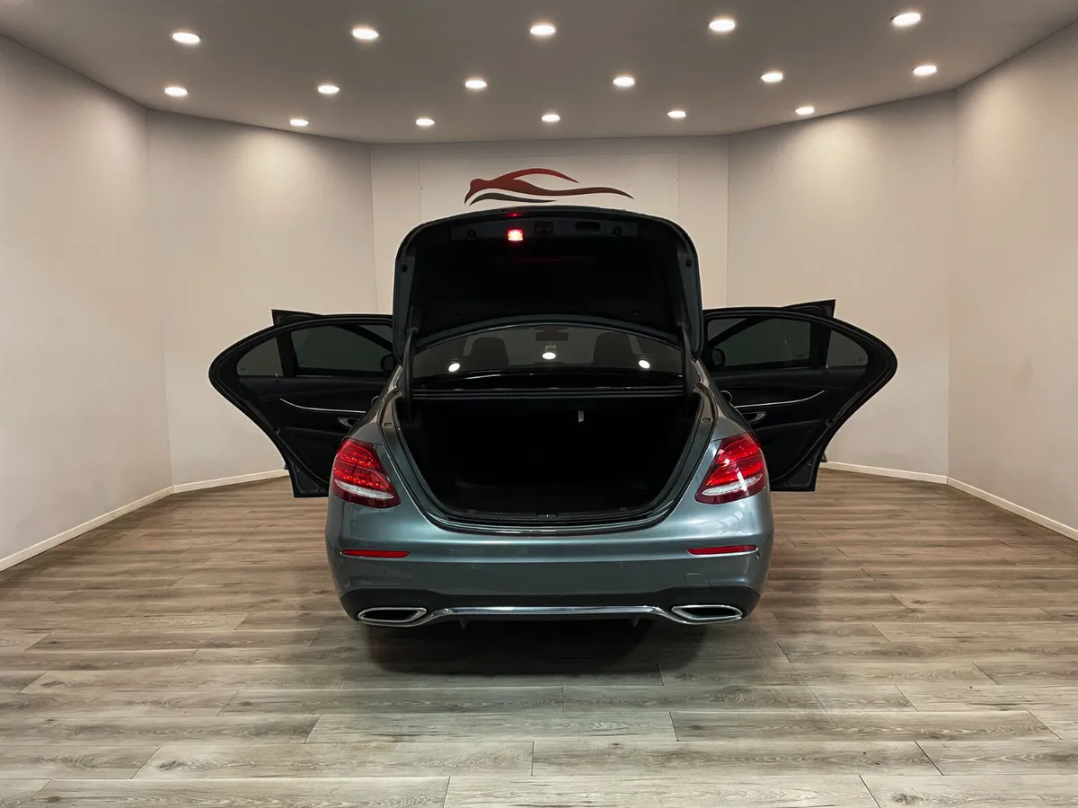 ✨ 2019 MERCEDES-BENZ E220 AMG PREMIUM 4MATIC ✨ - Image 4