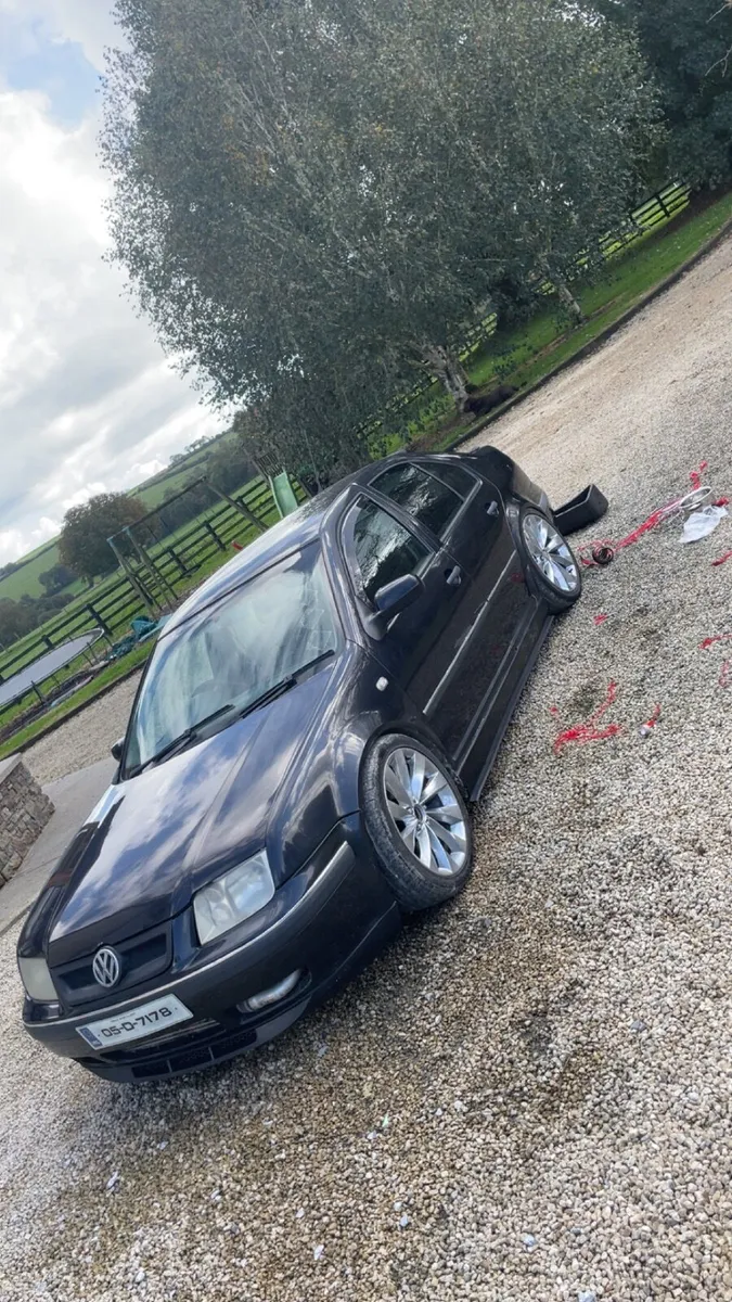 Volkswagen Bora 2005 - Image 2