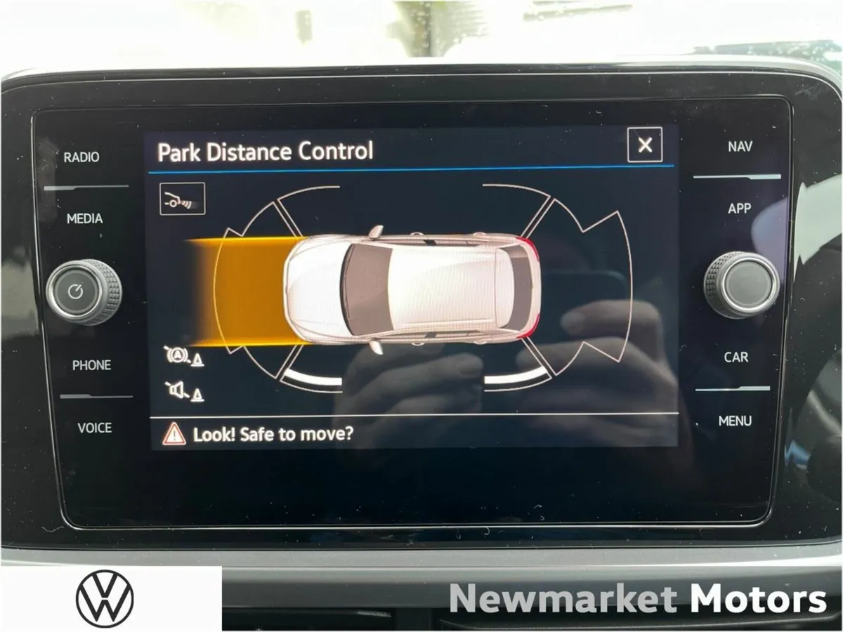 Volkswagen T-Roc 1.0TSI 116BHP 6 SPEED EDITION 75 - Image 4