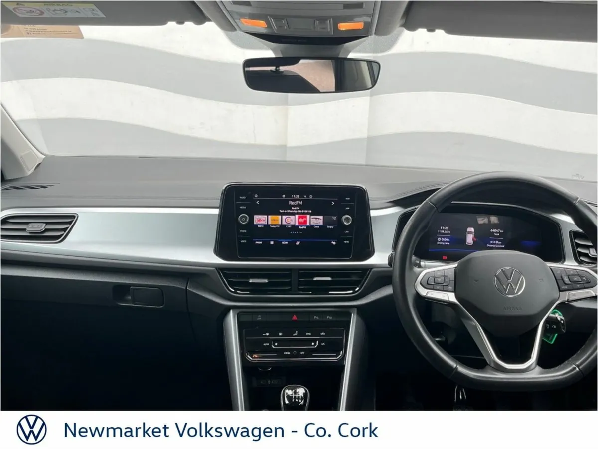 Volkswagen T-Roc 2.0TDI 116BHP LIFE 6 SPEED REAR C - Image 2
