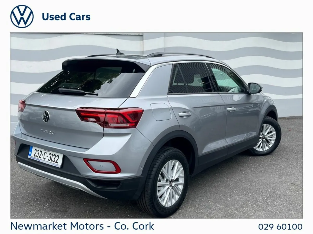 Volkswagen T-Roc 2.0TDI 116BHP LIFE 6 SPEED REAR C - Image 3