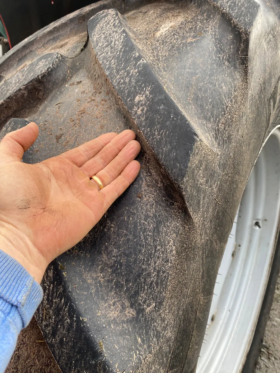 Michelin Tyres 520/70R38 - Image 4