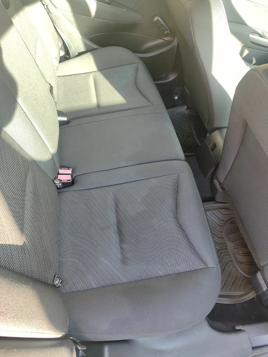 Peugeot 308 2008 - Image 2