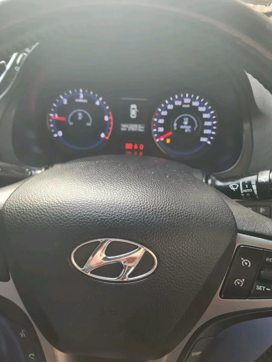 Hyundai I 40 estate - Image 3