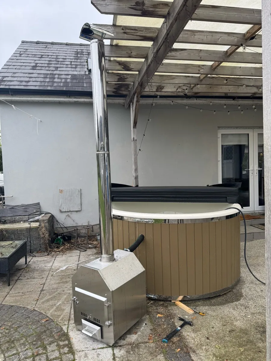 Hot tub - Image 1