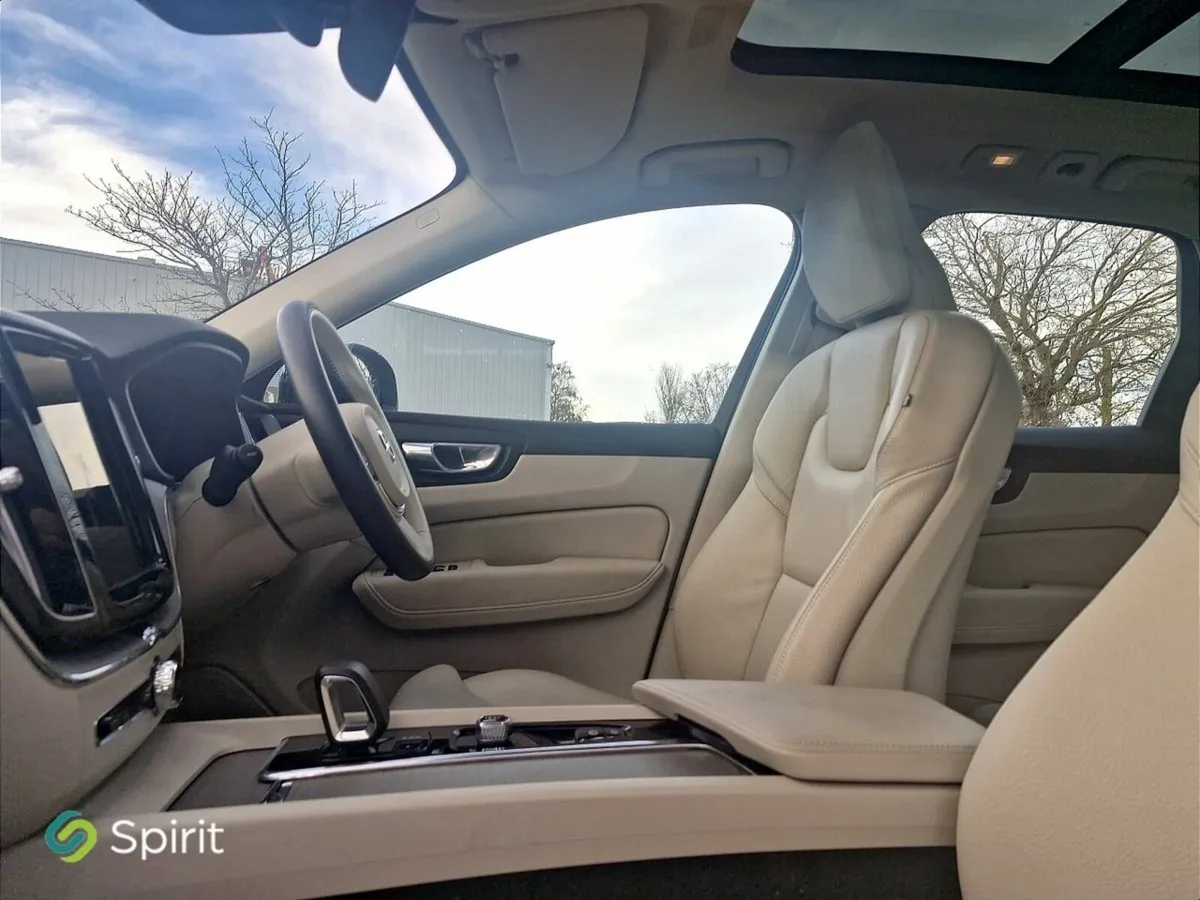 Volvo XC60 T6 "Plug In Hybrid" AWD, Plus (Dark The - Image 4