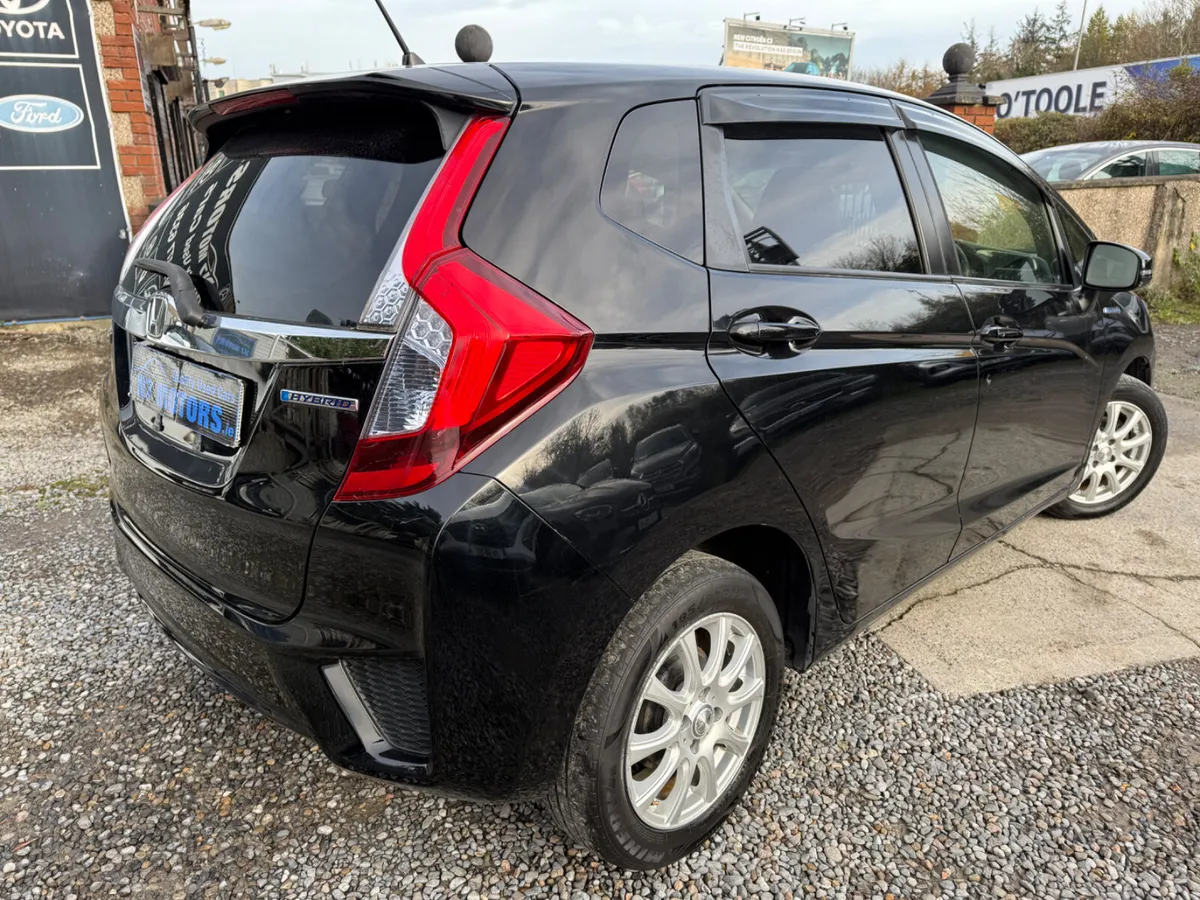 2015 Honda Fit 1.5 HYBRID AUTO - Image 4