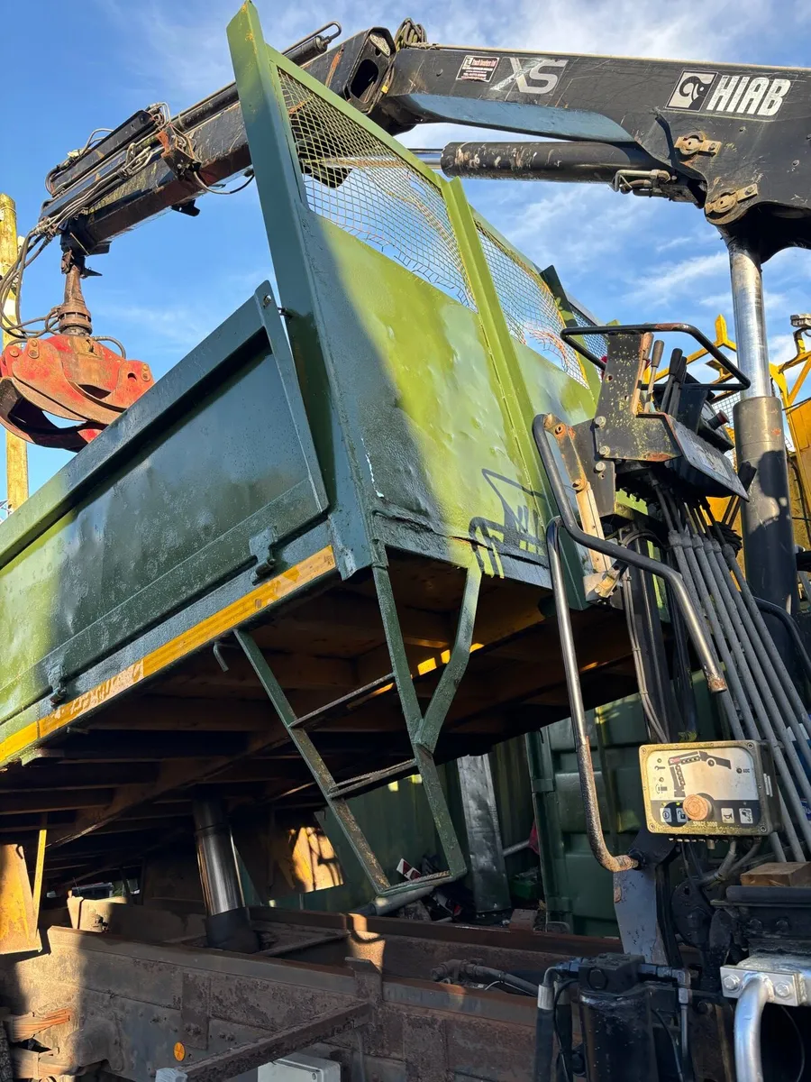 Iveco tipper/crane truck - Image 4