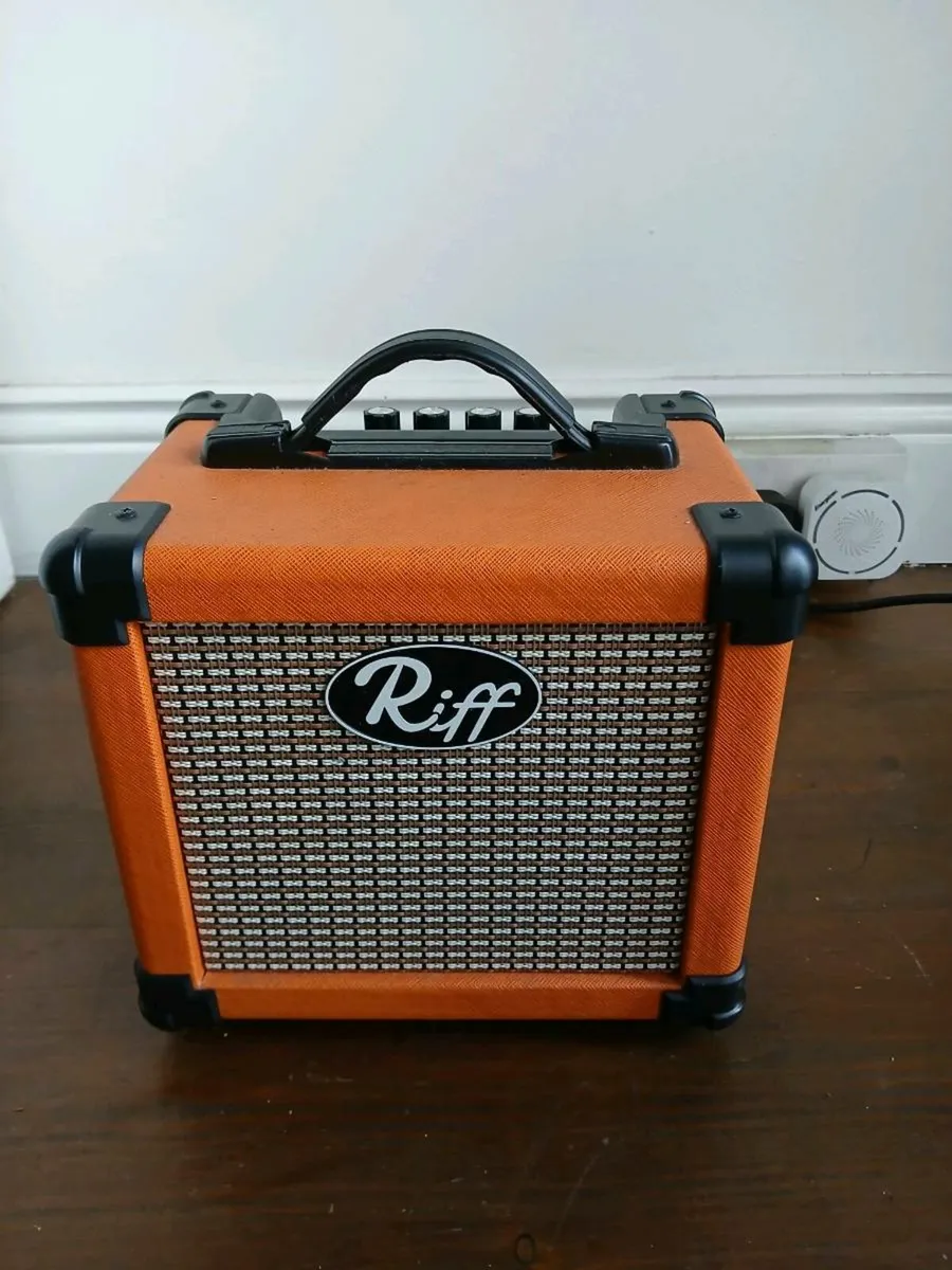 Guitar amplifier - Image 1