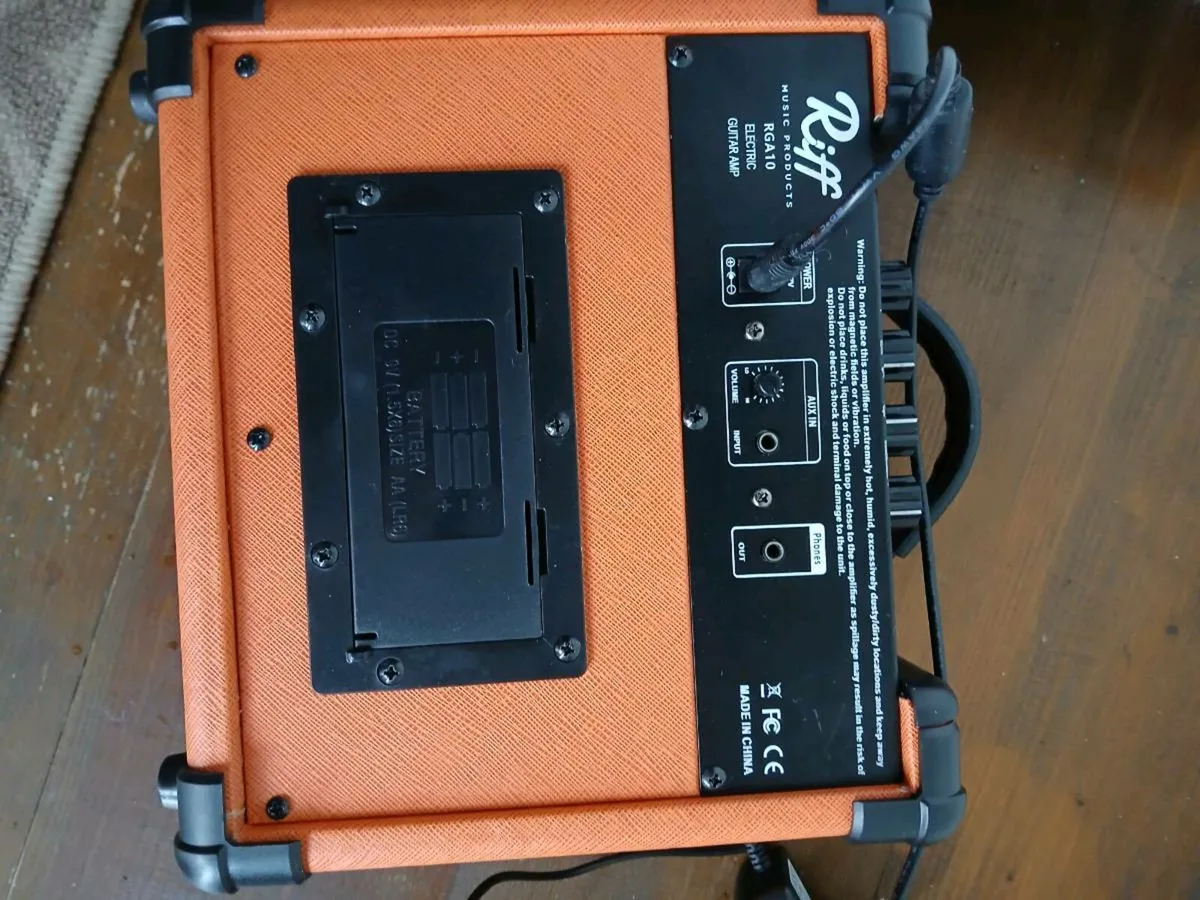 Guitar amplifier - Image 3