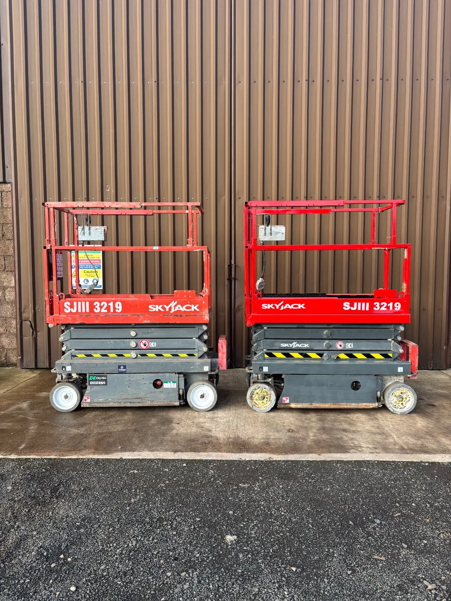 Skyjack SJIII 3219 Electric Scissor Lift 7.8m - Image 1