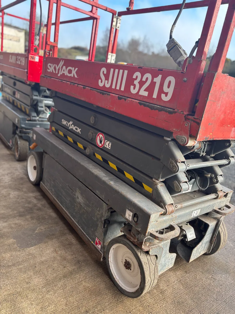 Skyjack SJIII 3219 Electric Scissor Lift 7.8m - Image 2