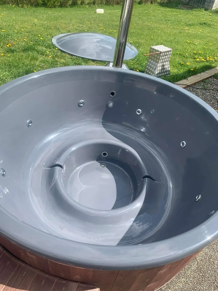 Hot tub / Jacuzzi - Image 3