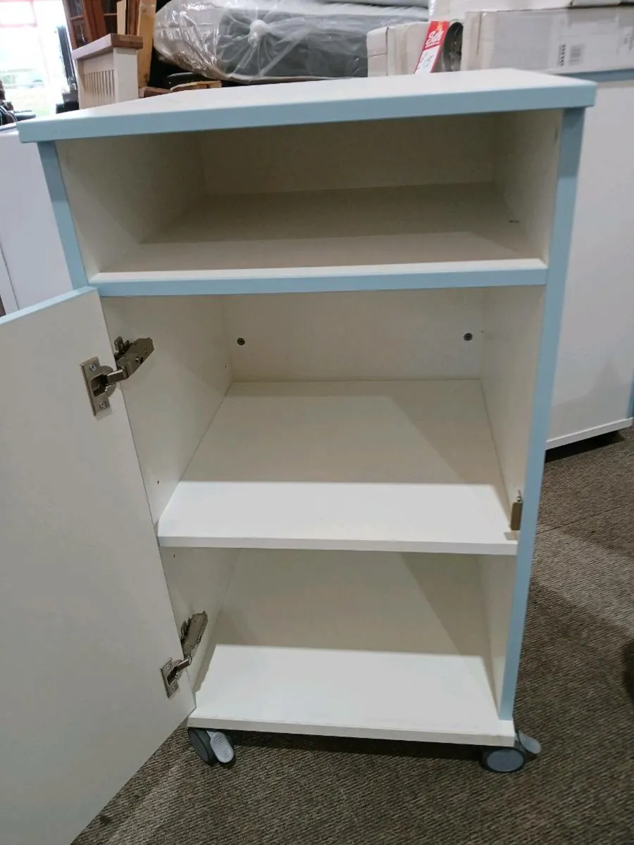 Oversized locker / storage press - Image 1