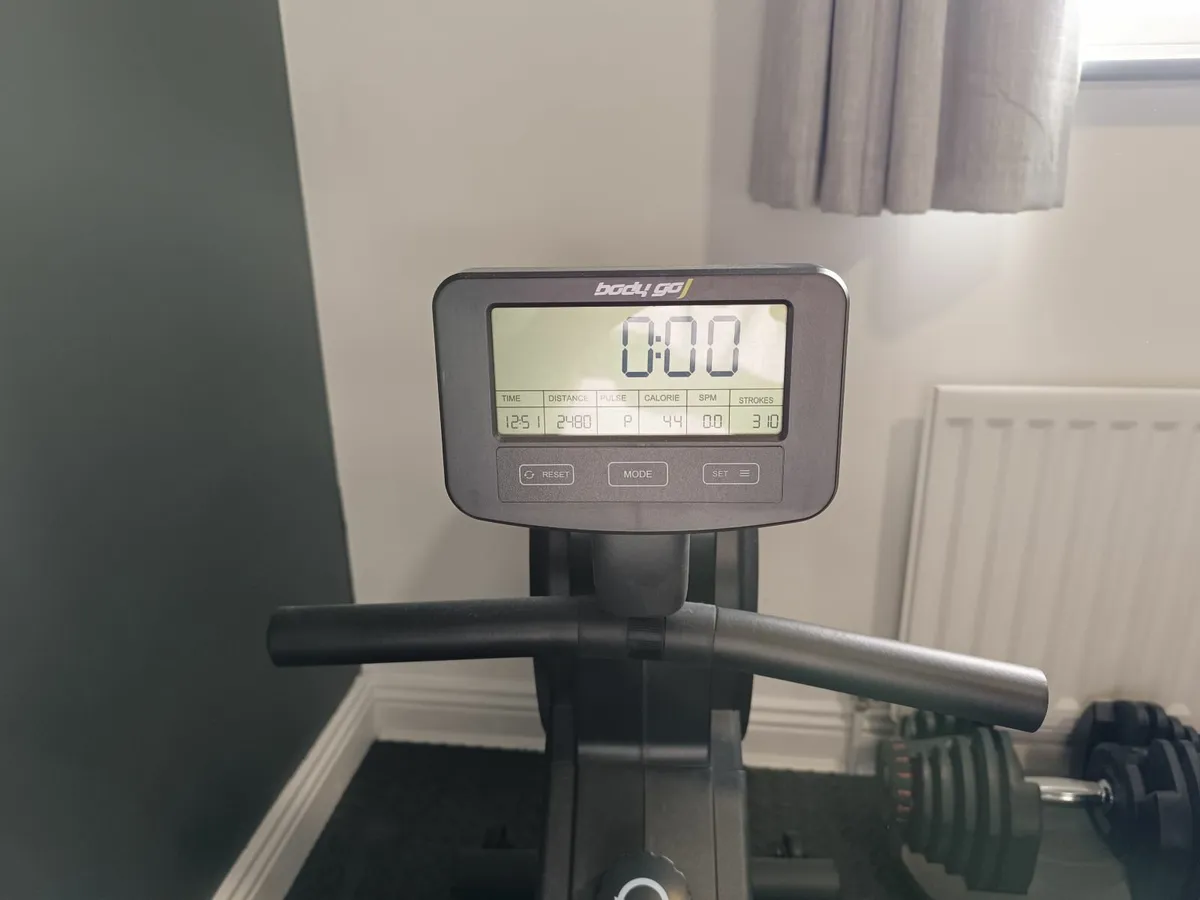 Rowing Machine - Image 2