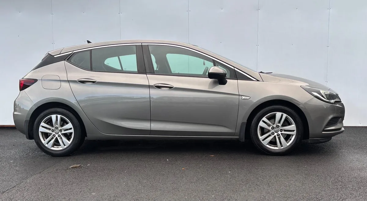 VAUXHALL ASTRA 1.6 CDTI - Image 3