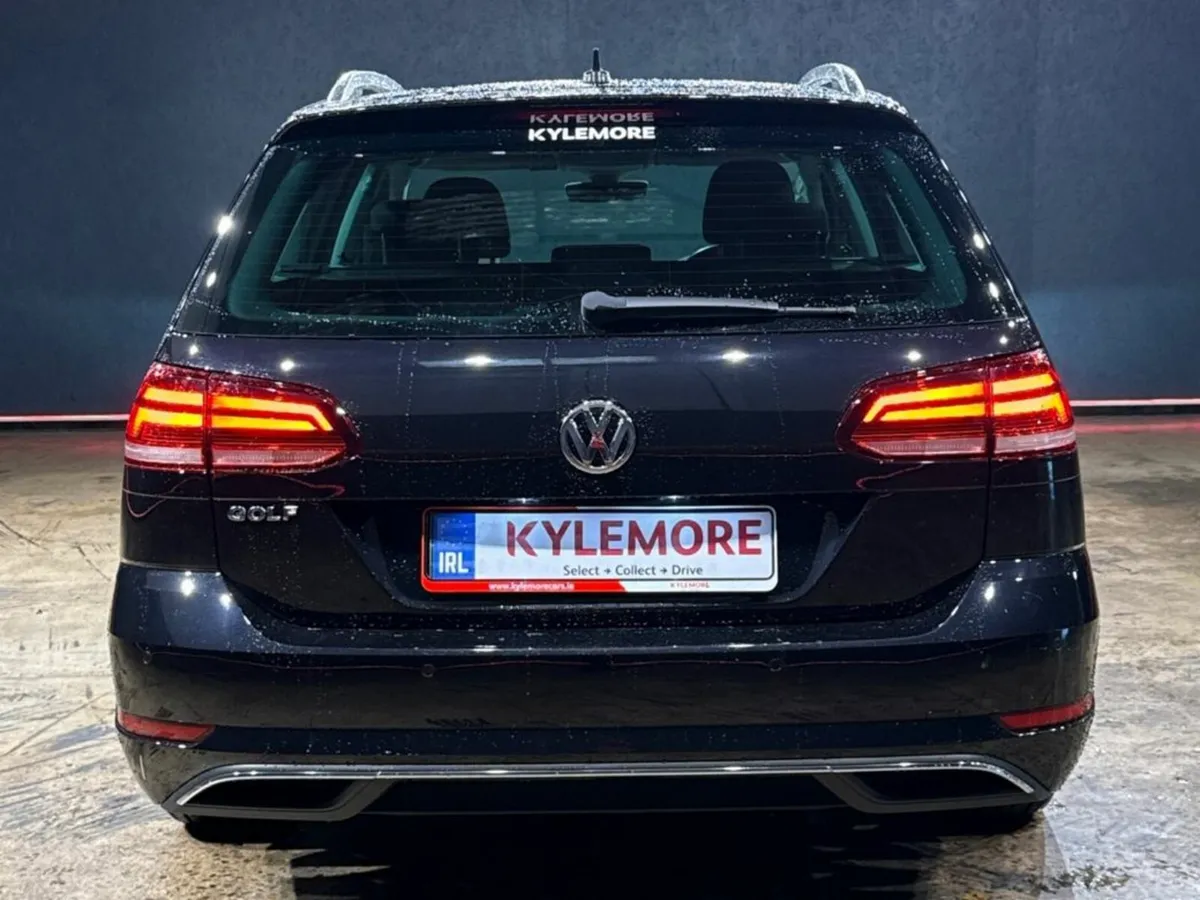 Volkswagen Golf ESTATE - UPGRADED ALLOYS - DIGITAL - Image 4