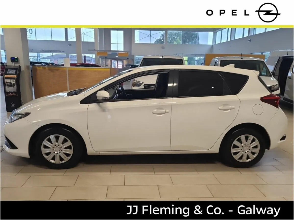 Toyota Auris AURIS VAN 1.4 D4D TERRA 4DR - Image 3