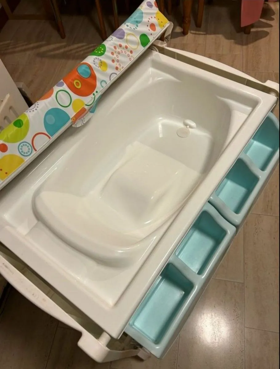 Babylo Changing Table - Image 2