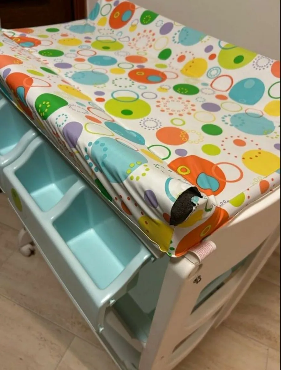 Babylo Changing Table - Image 3
