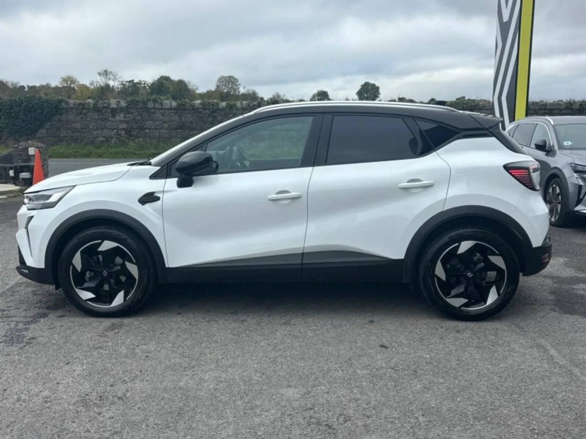 Renault Captur TCe 90 Techno(Was €33995 Now €29995 - Image 4