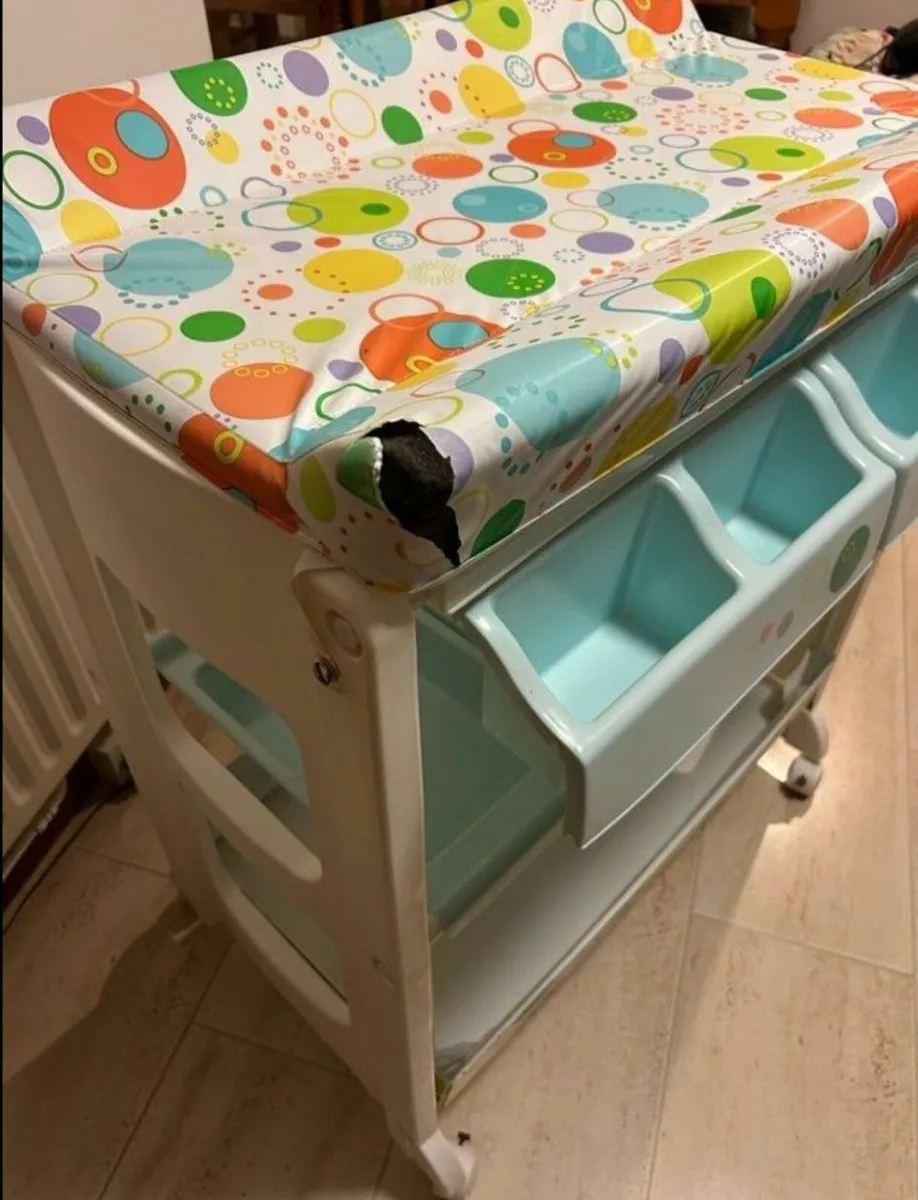 Babylo Changing Table - Image 4