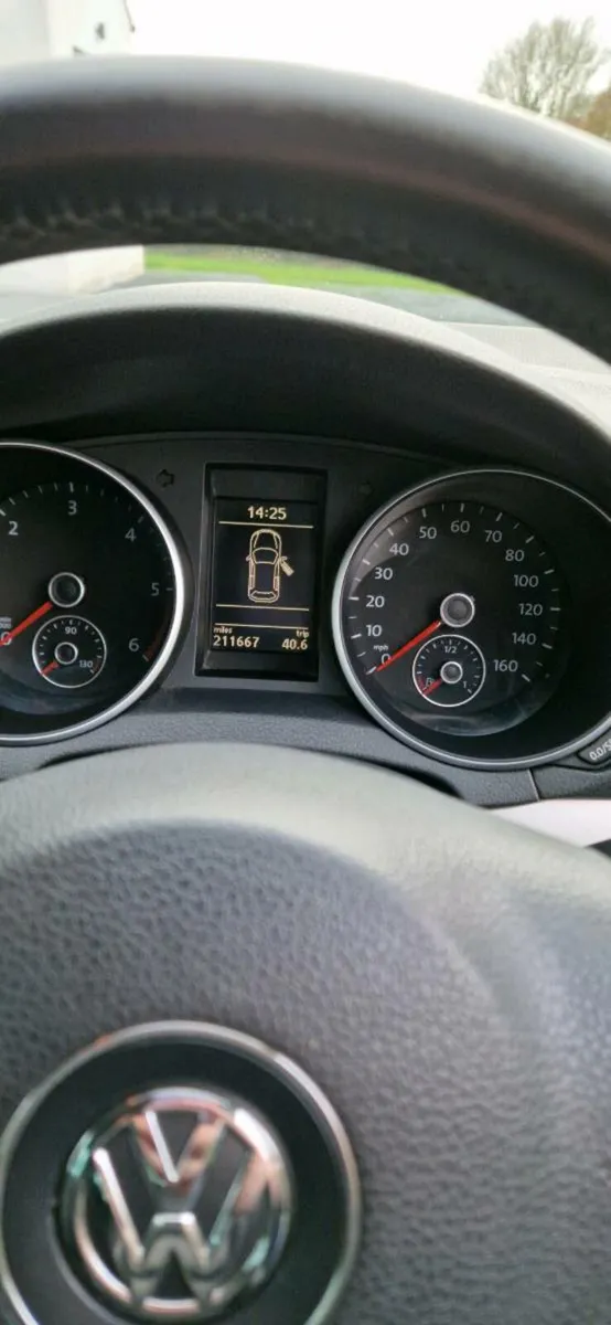 VW Golf 2011 GT TDI 2.0 DIESEL - Image 3