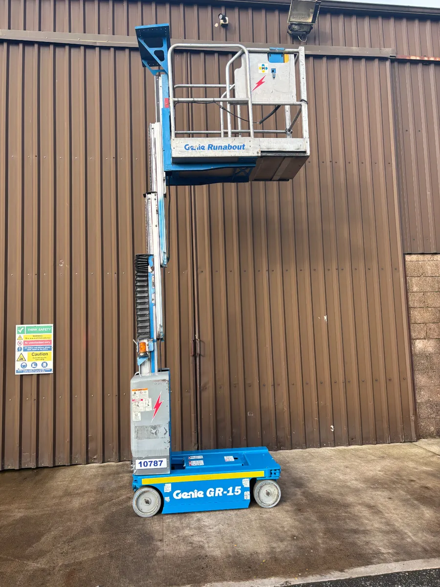 Genie GR 15 Runabout Vertical Mast Lift - Image 3