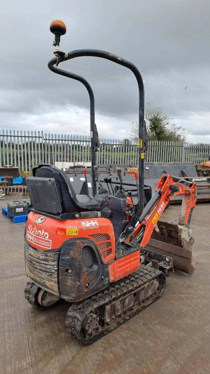 1 TON KUBOTA DIGGER - Image 3