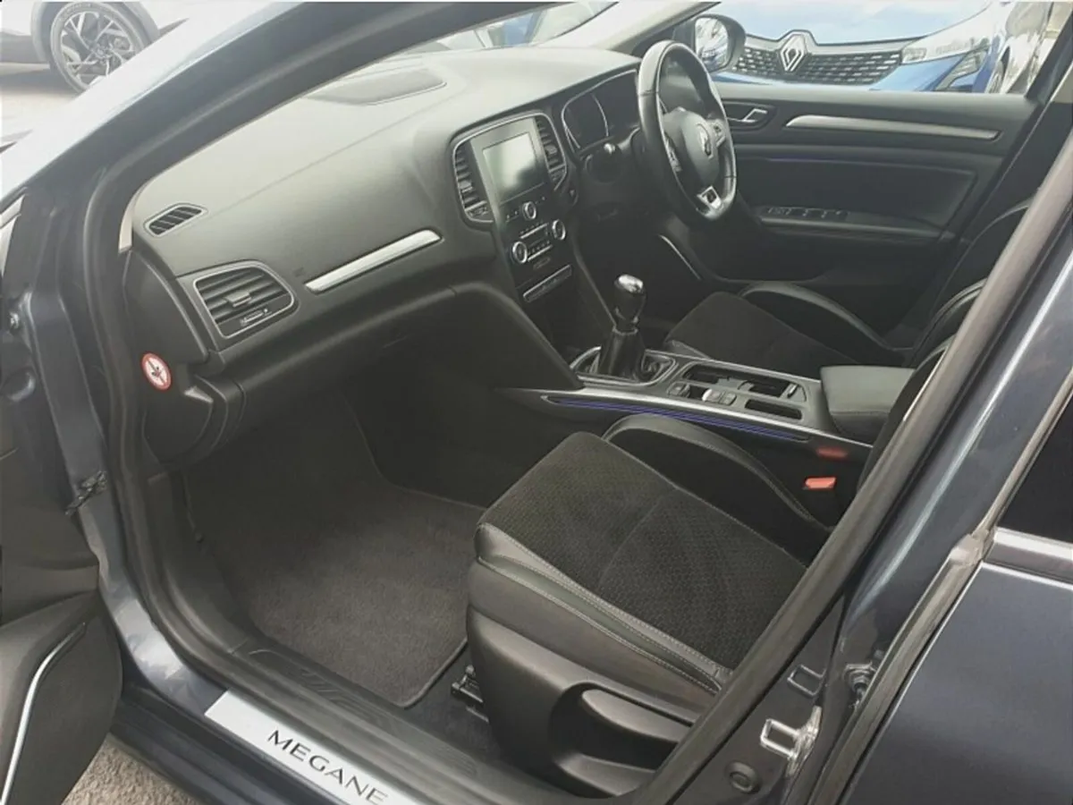 Renault Megane 1.5 dCi 110 DYNAMIQUE NAV ESTATE - Image 4