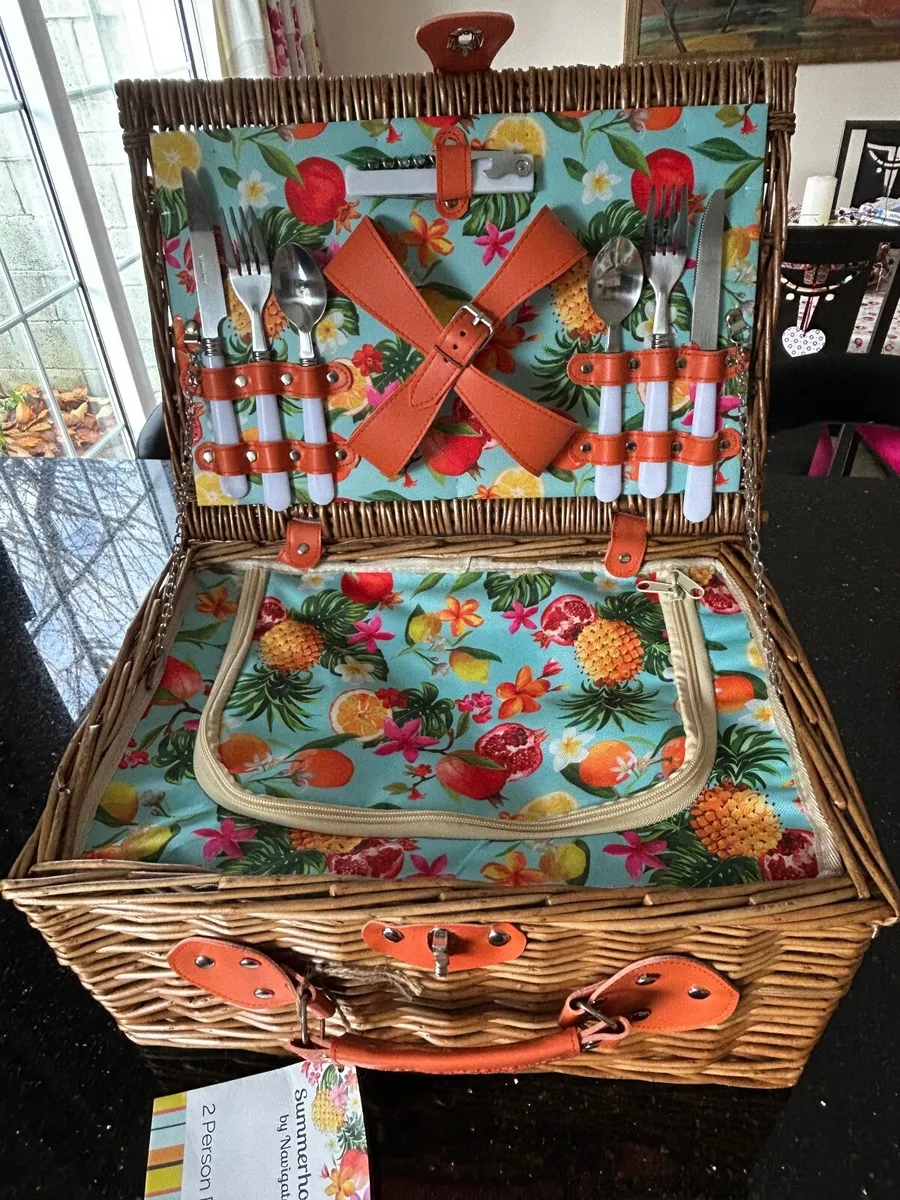 Picnic basket.. brand new - Image 2