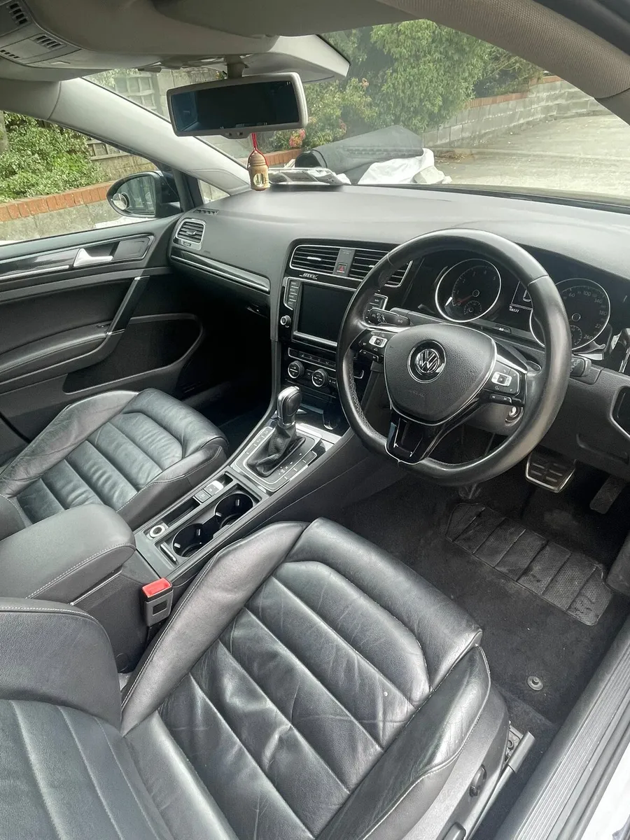 Volkswagen golf - Image 3