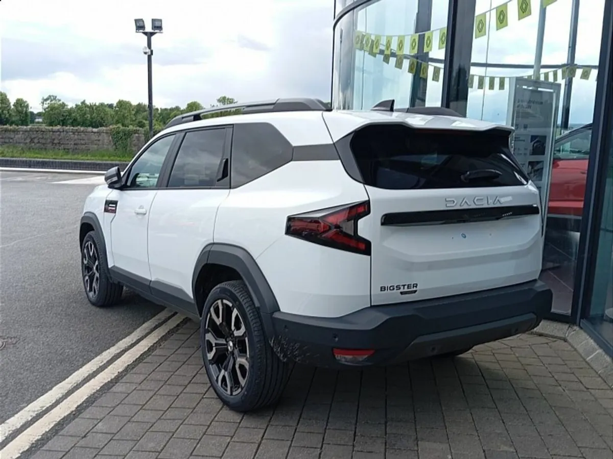 Dacia Bigster Essential Tce 130Bhp  4x4 Petrom Man - Image 3