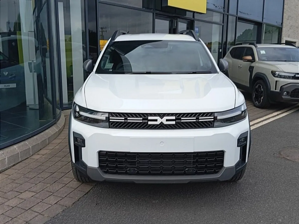 Dacia Bigster Essential Tce 130Bhp  4x4 Petrom Man - Image 4