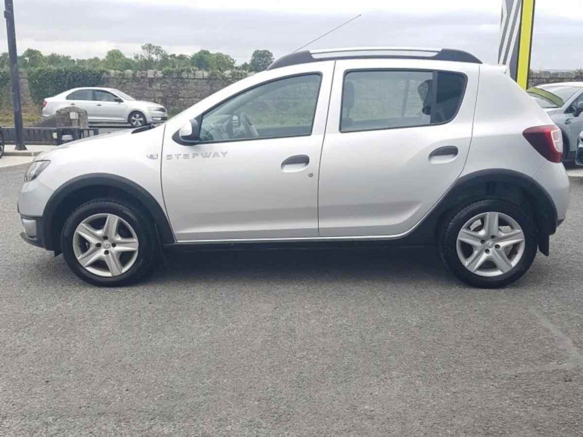 Dacia Sandero Stepway 1.5 DIESEL / HIGH DRIVING PO - Image 4
